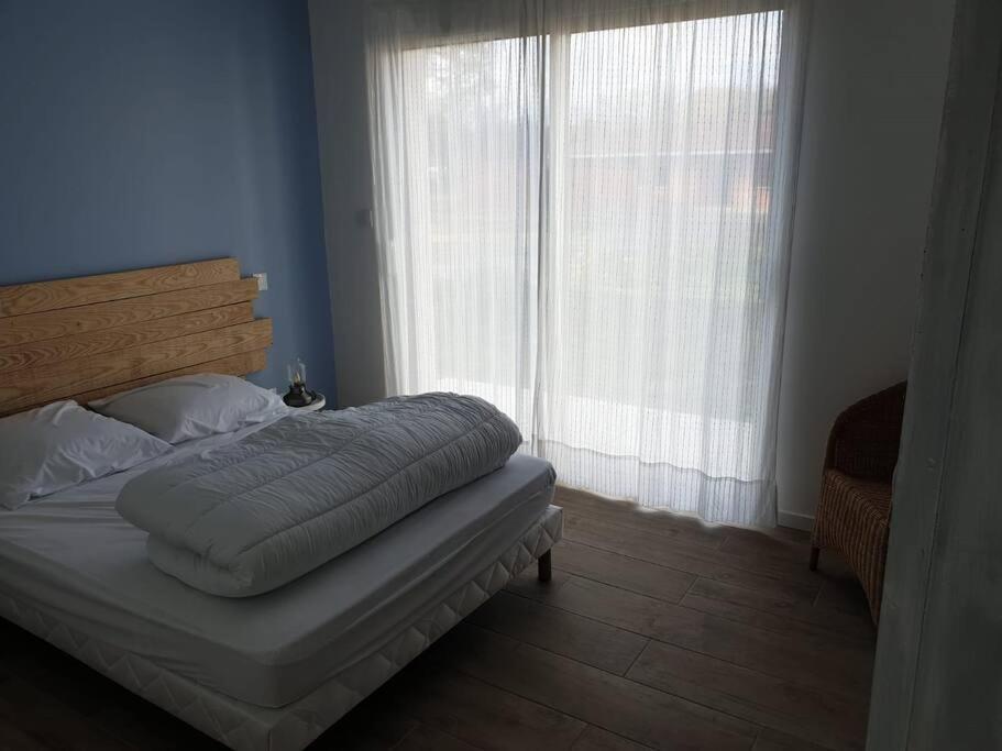 Maison Neuve Proche Du De Leon Et De L'ocean Villa